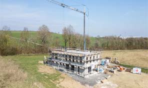 Zweigeschossiger Rohbau von ZENZ-Massivhaus 